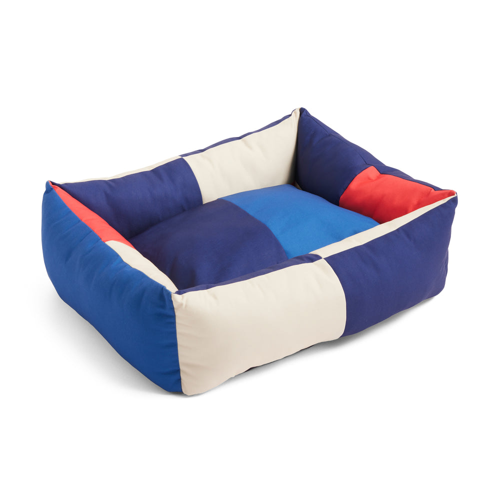 HAY Dog Bed in Recycled Polyester – Red/ Blue