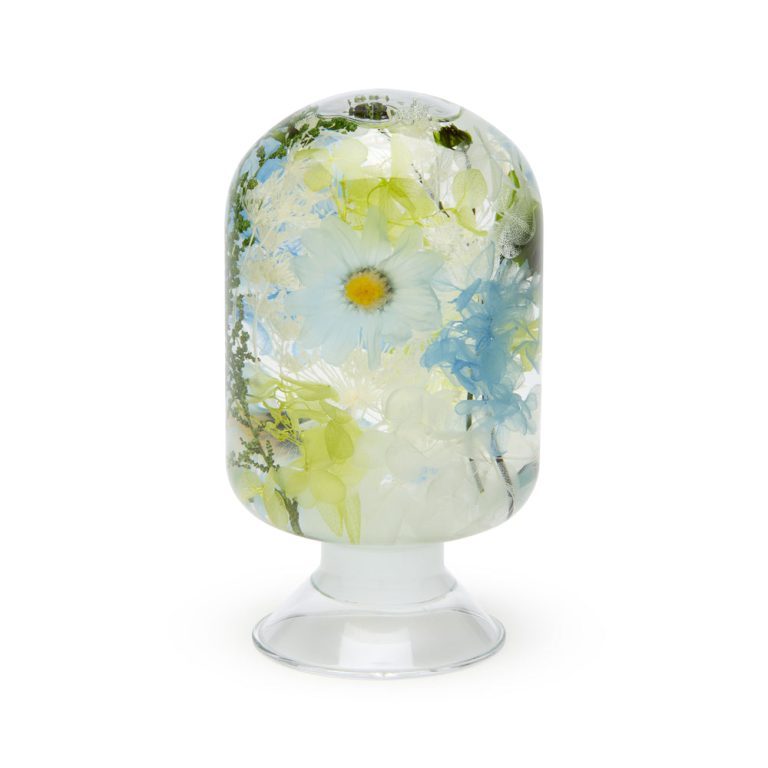Pieces of Time Flower Objet d’Art – Cool Breeze