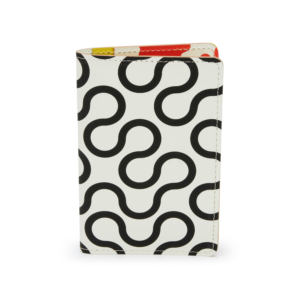 Dusen Dusen Recycled Leather Passport Case – Arc