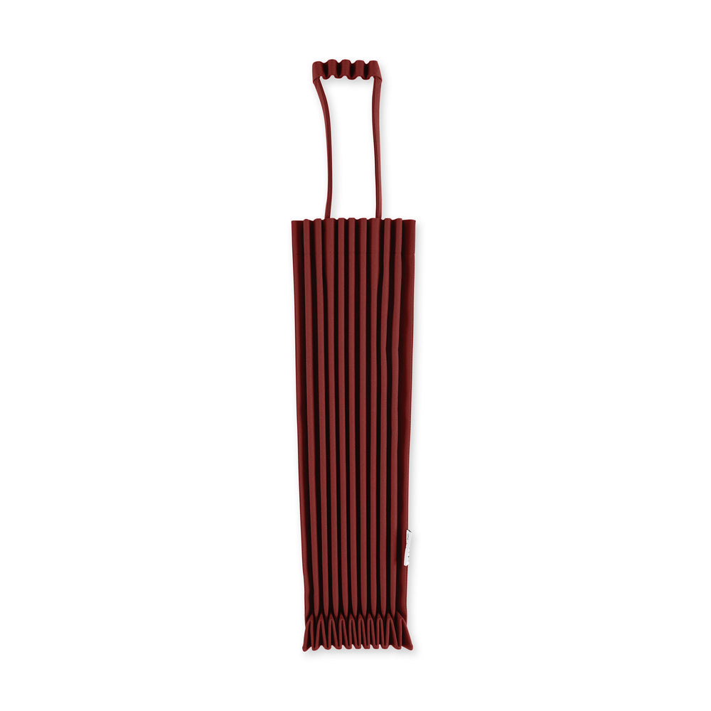 me ISSEY MIYAKE Recycled Polyester Trunk Pleats Bag – Bordeaux