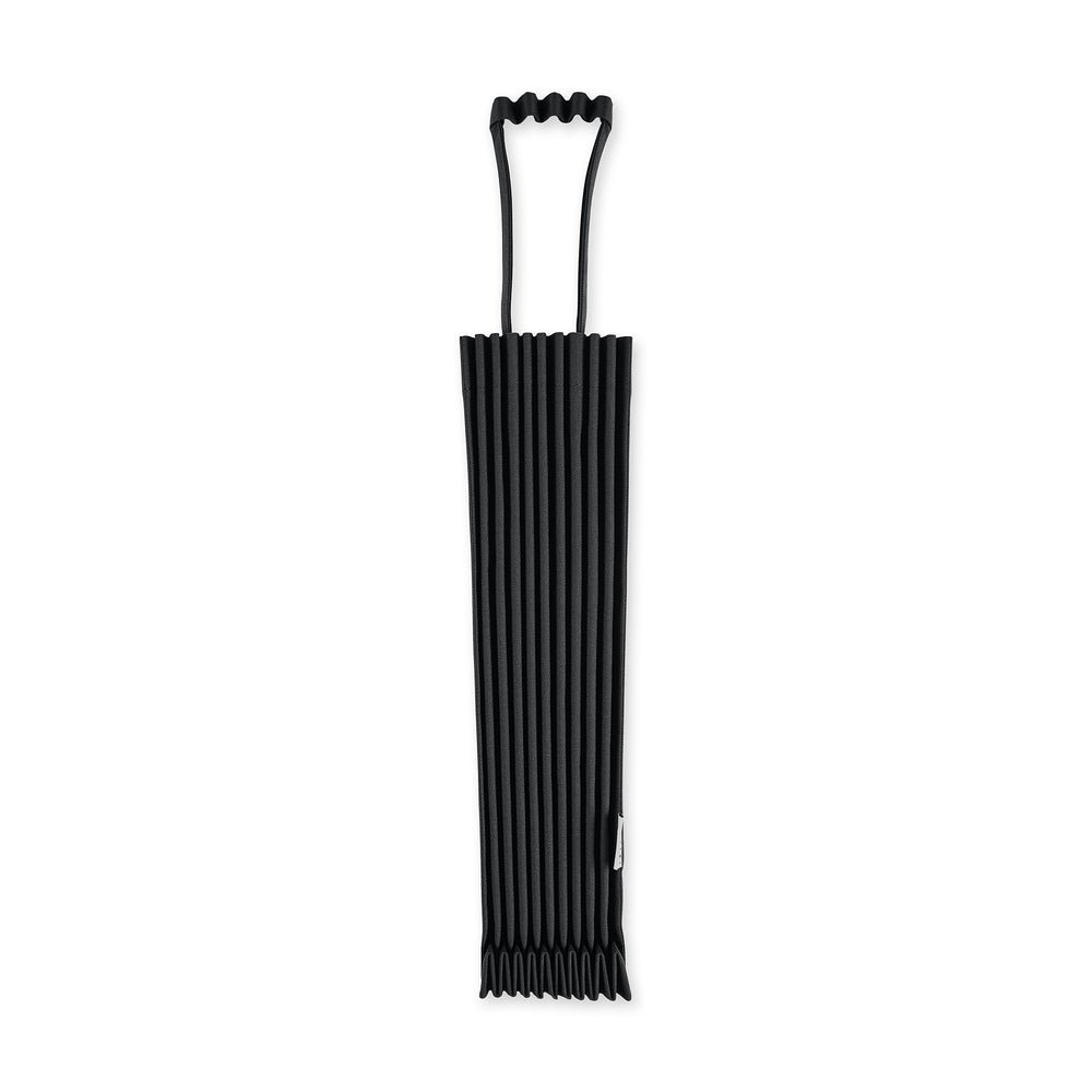 me ISSEY MIYAKE Recycled Polyester Trunk Pleats Bag – Charcoal