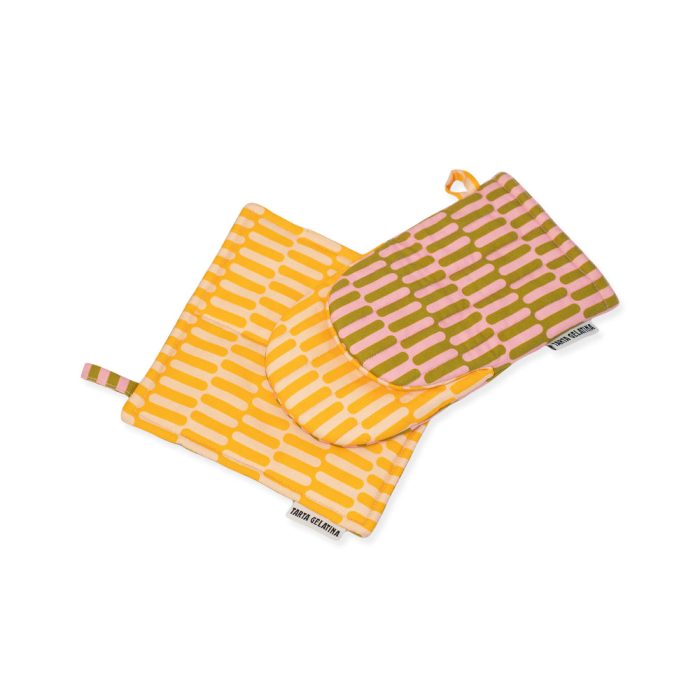 Reversible Pattern Oven Mitt & Potholder – Set of 2 – Pink/ Yellow